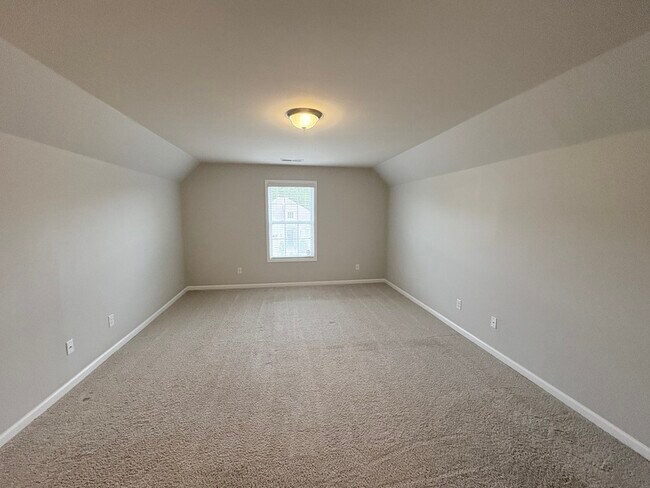 Building Photo - 676 Scarlet Baby Dr