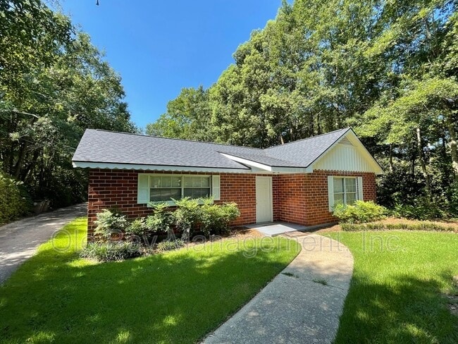 Primary Photo - 2305 Hillwood Dr E
