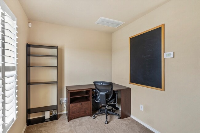 Building Photo - 5239 Schuler St