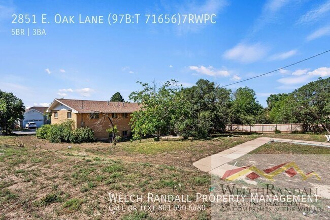 Building Photo - 2851 E Oak Ln