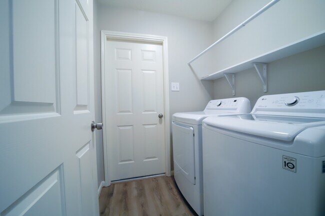 Building Photo - 117 Harbour Town Cir