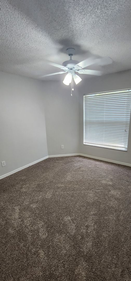 Building Photo - Single Family Home