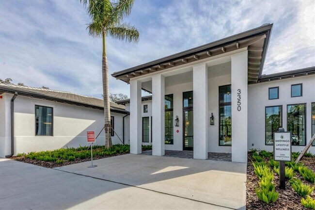 Building Photo - 4377 Longmeadow