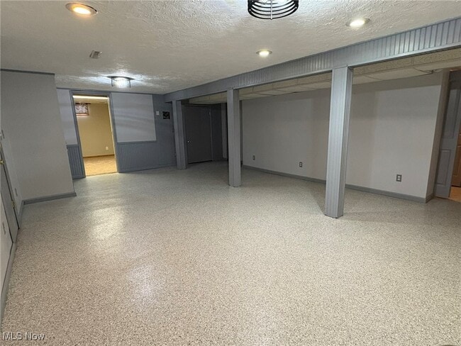 Building Photo - 2434 Saratoga Ave SW