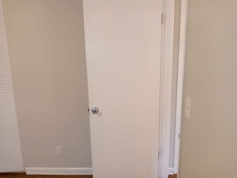 Building Photo - 1384 Church St