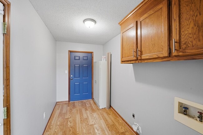Building Photo - Spacious 4BR with Beautiful Backyard Retreat!
