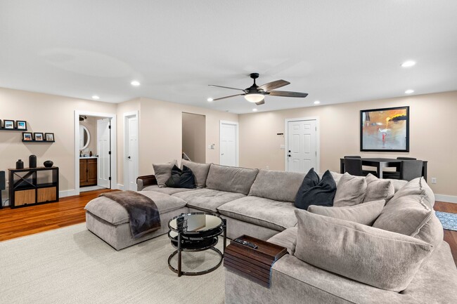 Building Photo - Spacious and Inviting - Beautifully-Mainta...