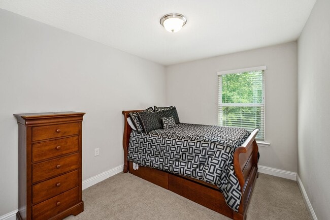 Building Photo - NEW LOW PRICE!!