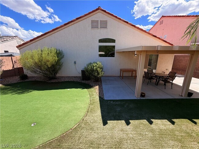 Building Photo - 7914 Villa Pintura Ave