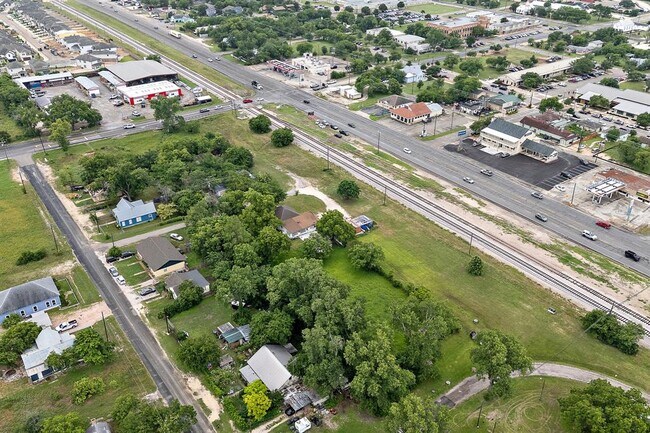 Building Photo - 103 E Willis St