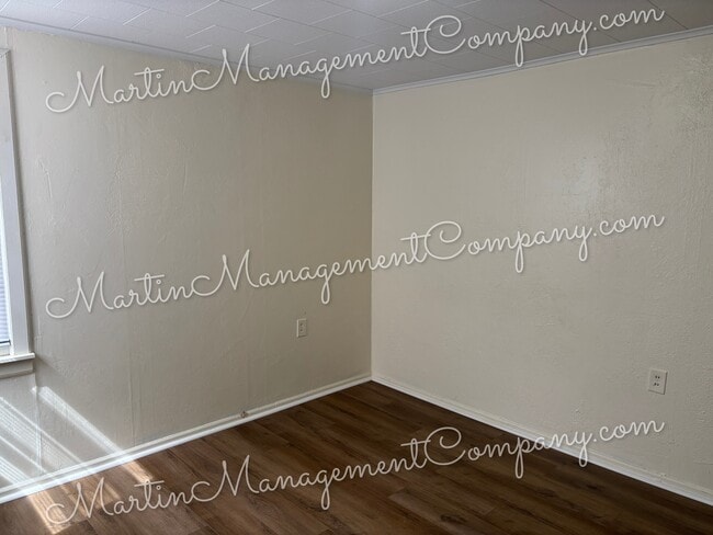 Building Photo - 1844 S Beacon Ave