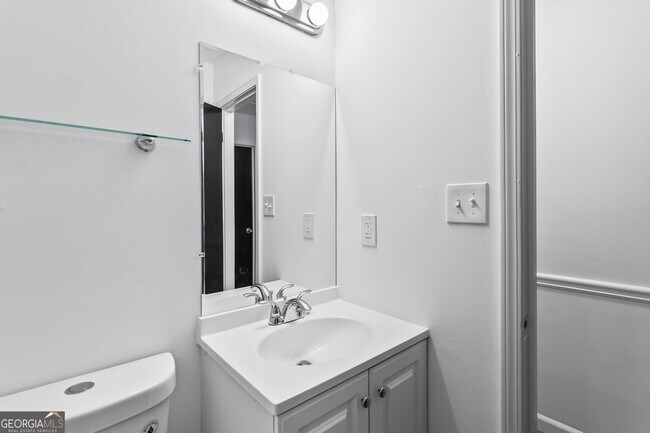 Building Photo - 2923 Bicentennial Dr SW
