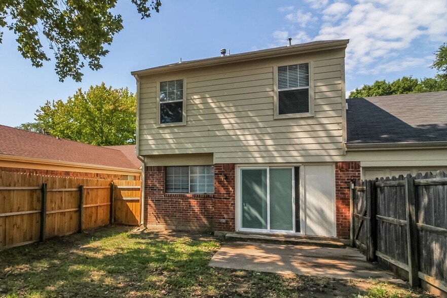 Building Photo - 1524 Chapman St