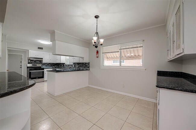 Building Photo - 4115 Mischire Dr