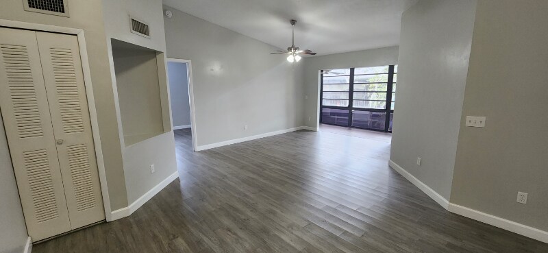 Building Photo - 2388 Oak Park Way