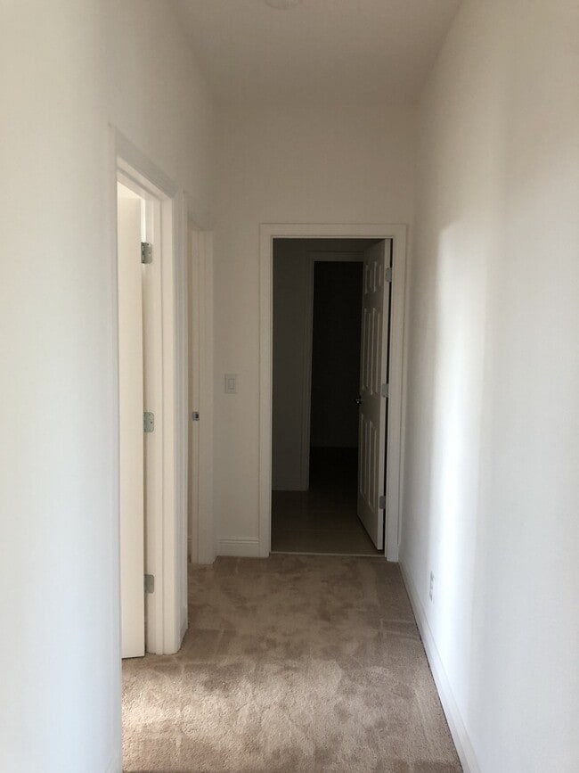 Building Photo - 4 BED HOME LOCATED IN WINTER GARDEN!