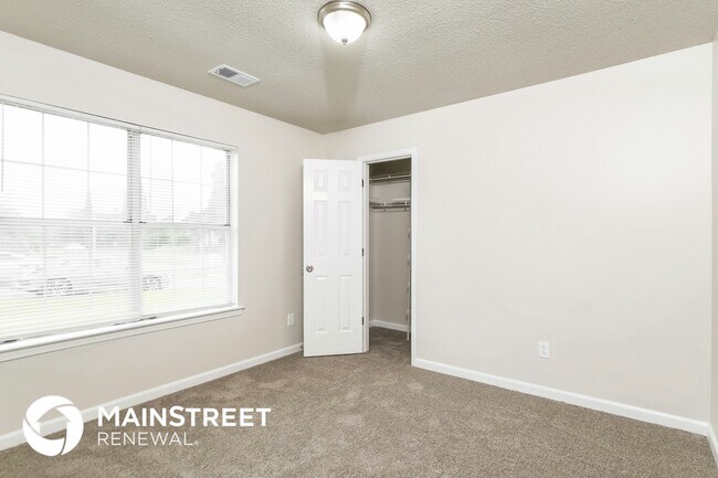 Building Photo - 7073 Gleneagles Dr