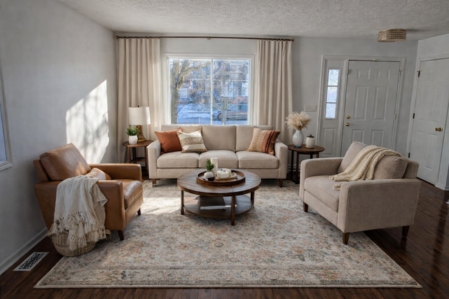 Building Photo - 6645 Queens Park Ave