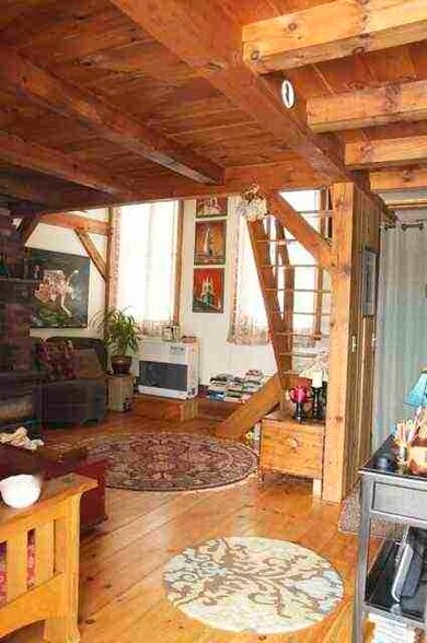 Building Photo - 133 Notch Rd