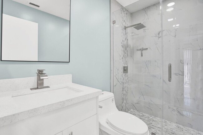 Building Photo - 10548 Boca Entrada Blvd