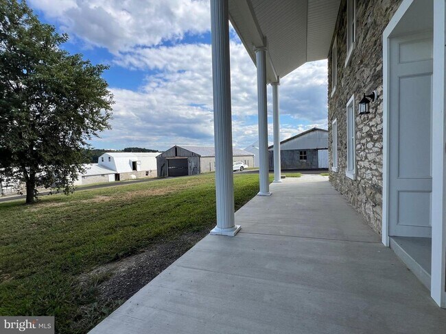 Building Photo - 8358 Woodville Rd