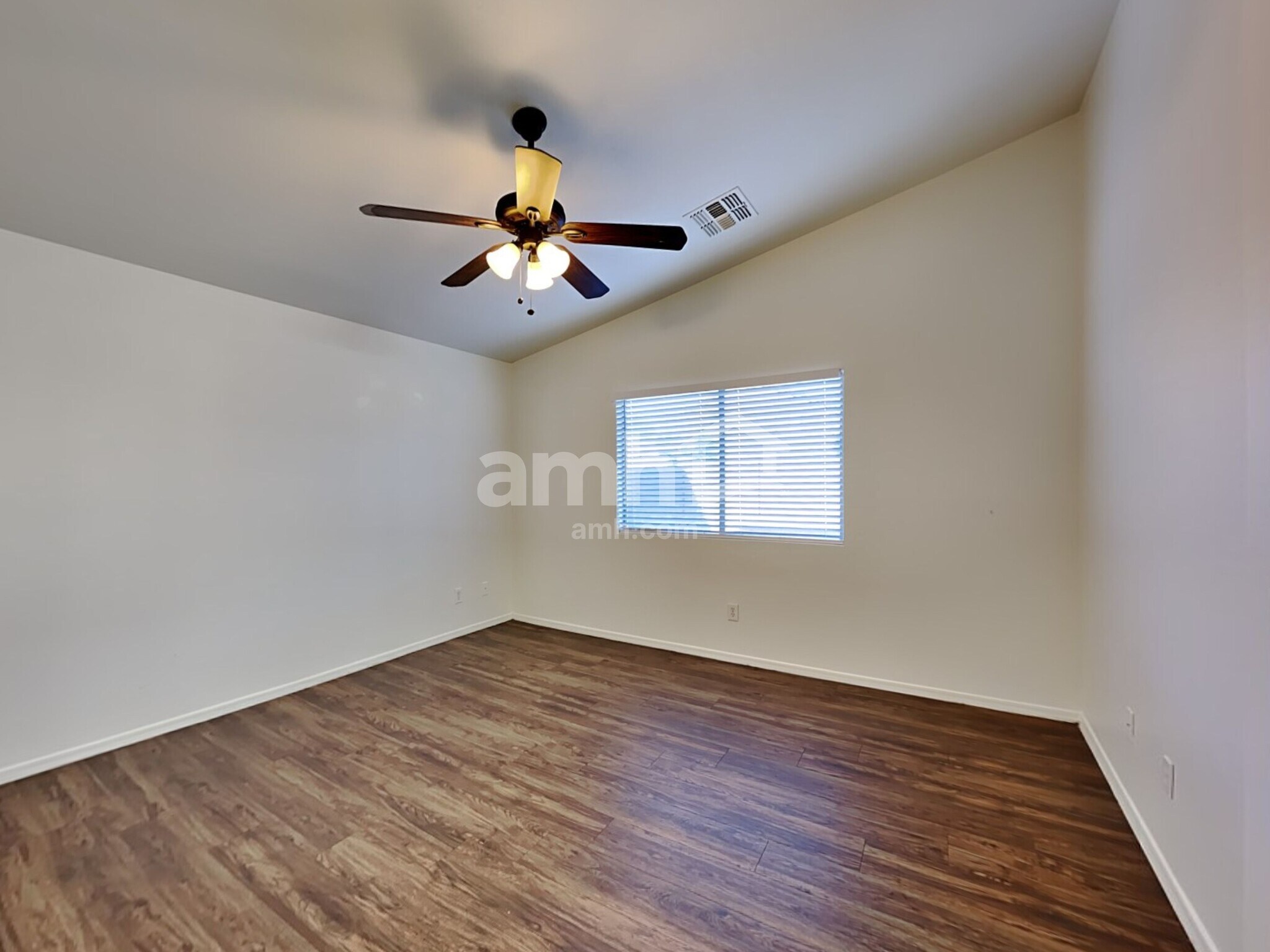 Building Photo - 11232 W Pierson St
