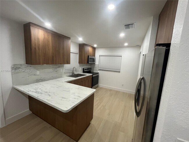 Building Photo - 108 Caribbean Ave