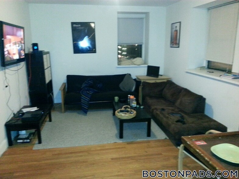 Building Photo - 776 Columbus Ave