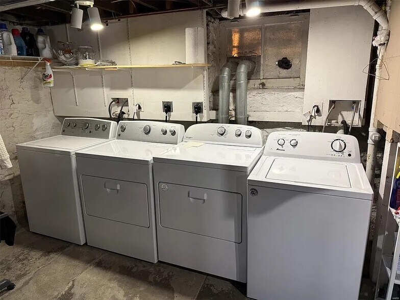 Building Photo - 4462 Wallace St