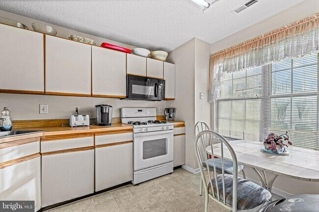 Building Photo - 656 Covington Ct