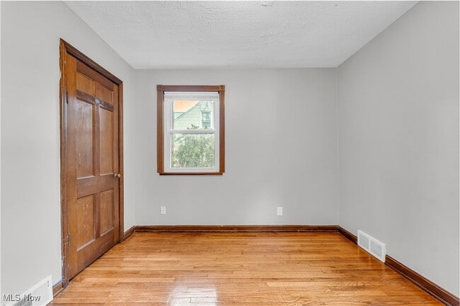 Building Photo - 13803 Wolf Ave