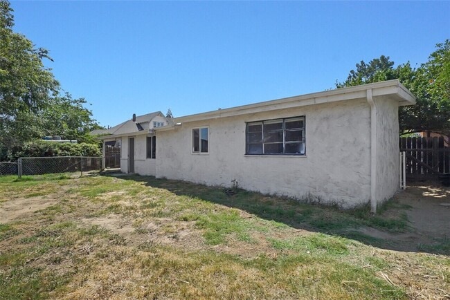 Building Photo - 9925 Bloomington Ave