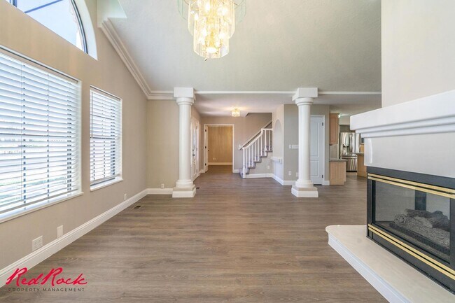 Building Photo - Spacious 6 Bedroom Home with a Balcony!