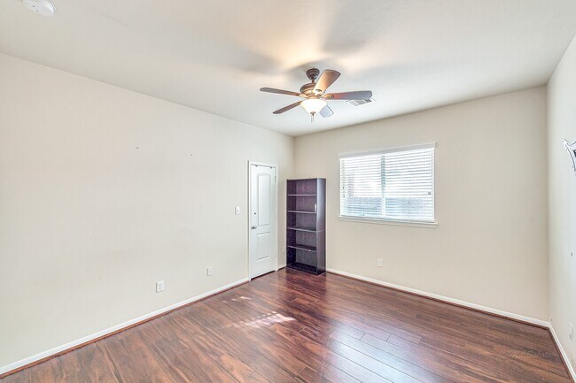 Building Photo - 9211 Union Meadow Ln