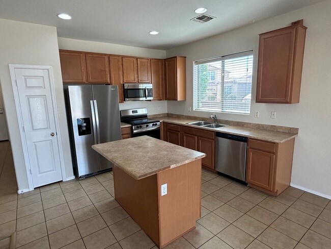 Building Photo - 10042 W Illini St