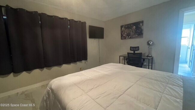 Building Photo - 496 Poinciana Dr