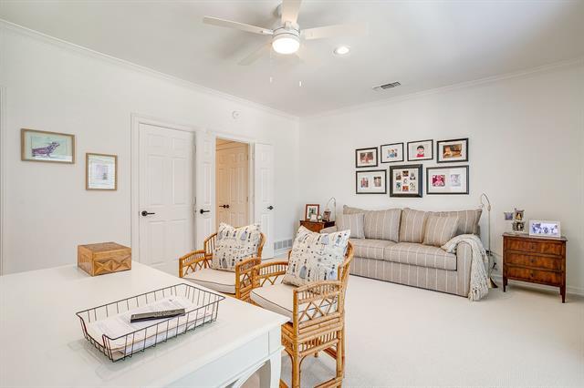 Building Photo - 1301 Belle Pl