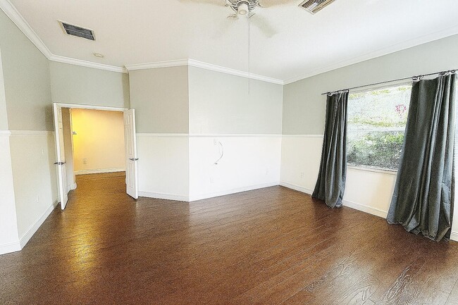 Building Photo - 2768 Shaughnessy Dr