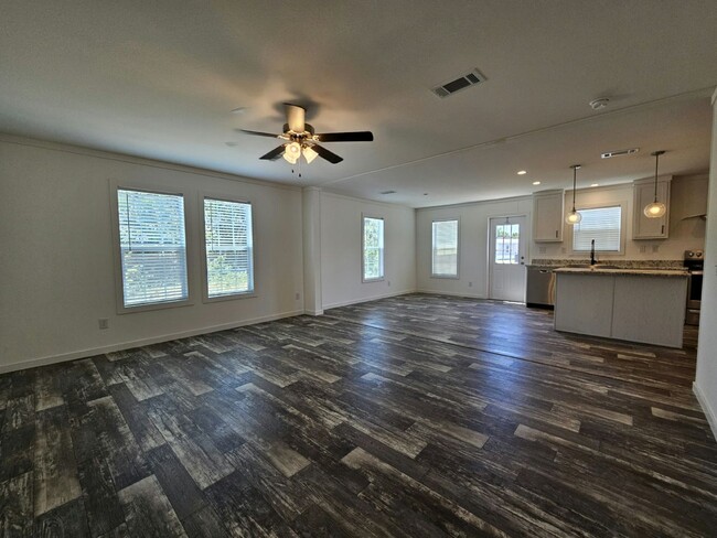 Building Photo - 6700 Hidden Oaks Dr