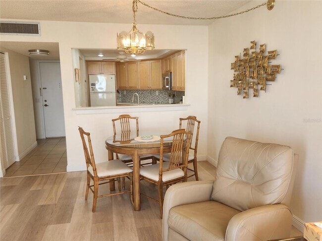 Building Photo - 6295 Bahia Del Mar Cir