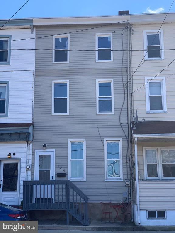 Primary Photo - 120 S King St