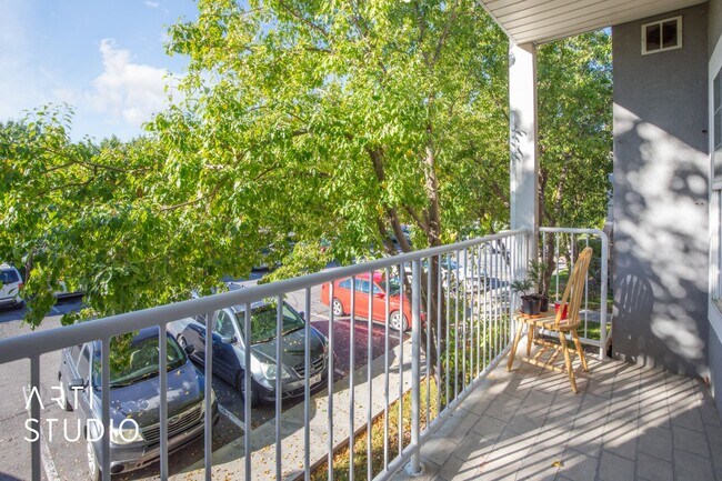 Building Photo - 331 Belmont Pl
