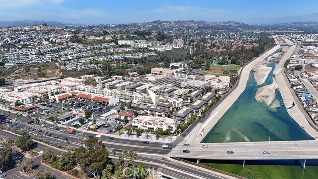 Building Photo - 1632 Doheny Way