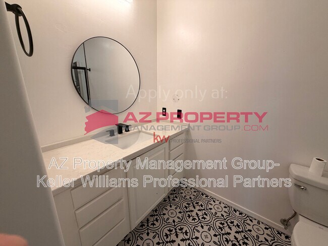 Building Photo - 20660 N 40th St