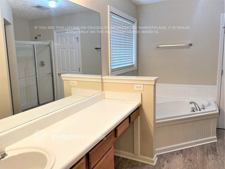 Building Photo - 1987 Ridgestone Run SW