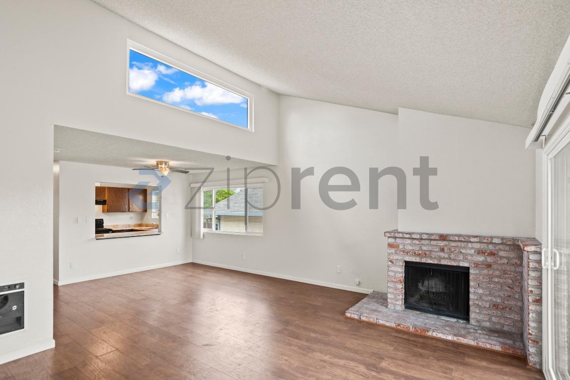 Building Photo - 2837 55th Ave