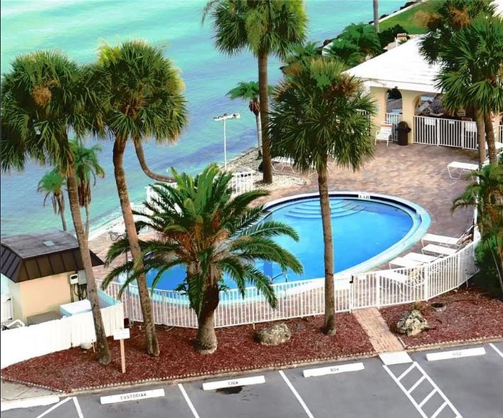 Building Photo - 4525 Cove Cir