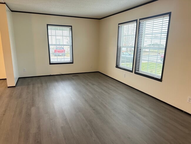 Building Photo - 2123 Bradford St