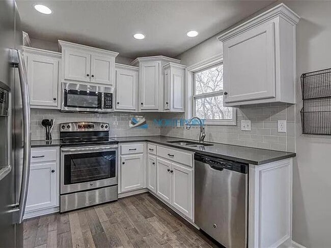 Building Photo - Gorgeous 4 bedroom, 3 bath home in Spring ...