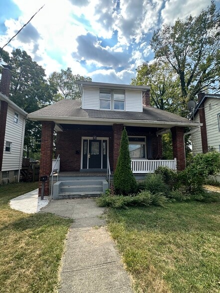 Primary Photo - 6165 Grand Vista Ave